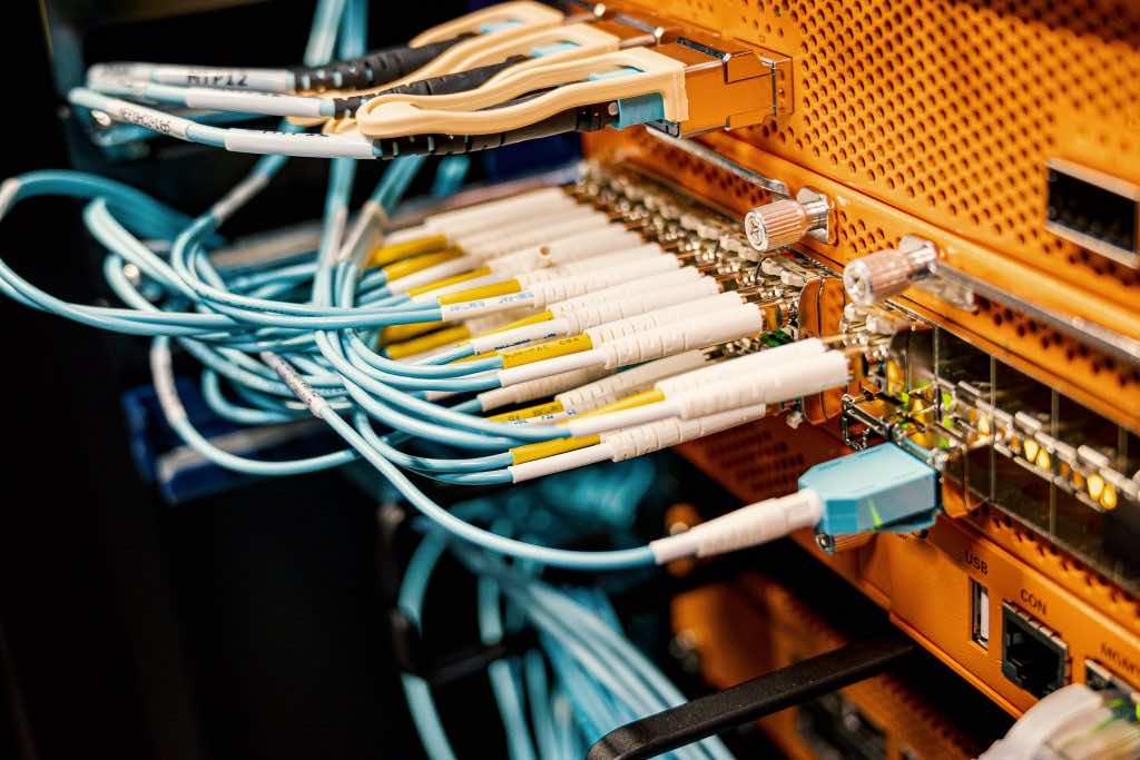呼叫中心语音线路类型、关键功能与特点